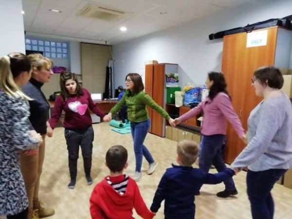 BIODANZA FAMILIAR · Música y Emociones en familia